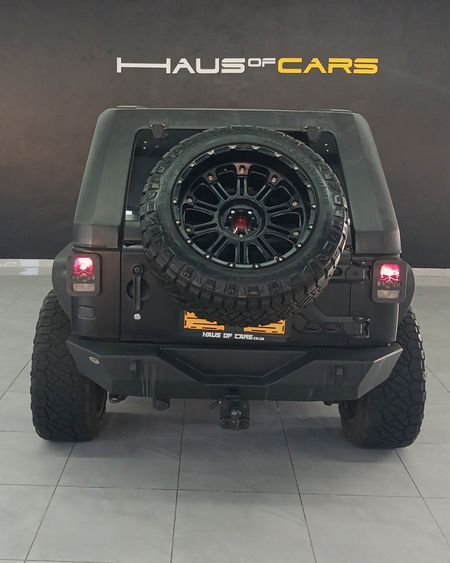 2017-Jeep-Wrangler-Unlimited-Sahara-36-V6-Auto_15