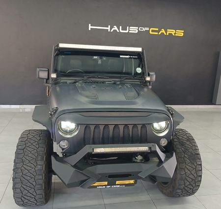 2017-Jeep-Wrangler-Unlimited-Sahara-36-V6-Auto_1