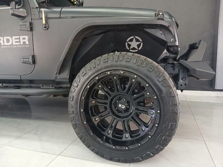 2017-Jeep-Wrangler-Unlimited-Sahara-36-V6-Auto_2