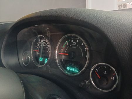 2017-Jeep-Wrangler-Unlimited-Sahara-36-V6-Auto_5