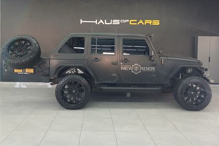 2017-Jeep-Wrangler-Unlimited-Sahara-36-V6-Auto_8