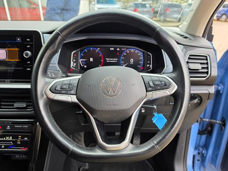 2025-Volkswagen-T-Cross-10-TSI-Style-Auto_15