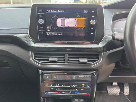 2025-Volkswagen-T-Cross-10-TSI-Style-Auto_16