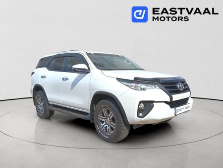2018-Toyota-Fortuner-24-GD-6-Raised-Body-Auto_0
