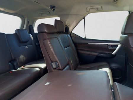 2018-Toyota-Fortuner-24-GD-6-Raised-Body-Auto_14
