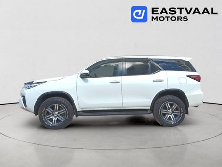 2018-Toyota-Fortuner-24-GD-6-Raised-Body-Auto_3