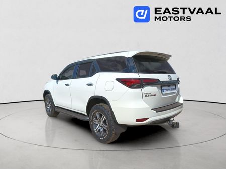 2018-Toyota-Fortuner-24-GD-6-Raised-Body-Auto_4