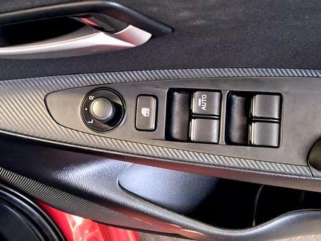 2022-Mazda-2-15-Active-5-dr_12