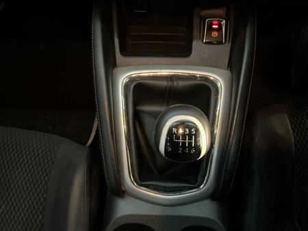 2016-Nissan-Qashqai-12T-Visia_18