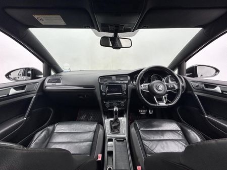 2014-Volkswagen-Golf-VII-GTI-20-TSI-Auto_10