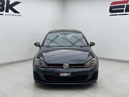 2014-Volkswagen-Golf-VII-GTI-20-TSI-Auto_1