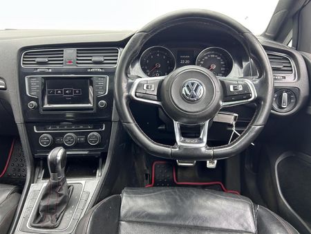 2014-Volkswagen-Golf-VII-GTI-20-TSI-Auto_8