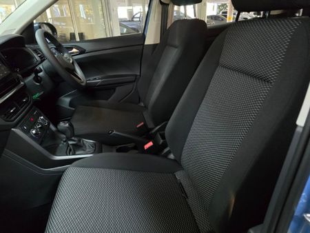 2026-Volkswagen-T-Cross-10-TSI-Auto_15