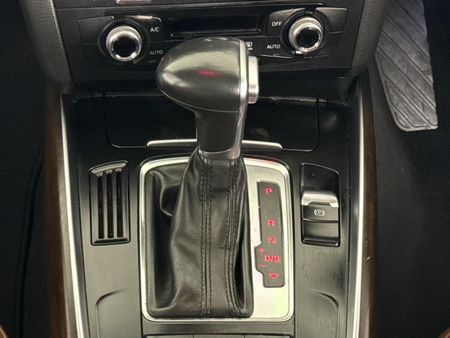 2015-Audi-Q5-20-TFSI-quattro-SE-Auto_10