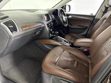 2015-Audi-Q5-20-TFSI-quattro-SE-Auto_8