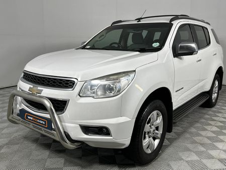 2015-Chevrolet-Trailblazer-28-LTZ-4x4-Auto_0