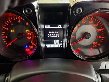 2023-Suzuki-Jimny-15-GLX-AllGrip-5-Door_10