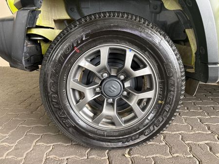 2023-Suzuki-Jimny-15-GLX-AllGrip-5-Door_19