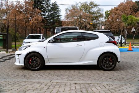 2021-Toyota-GR-Yaris-Rally-16T_3
