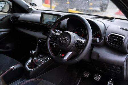 2021-Toyota-GR-Yaris-Rally-16T_6