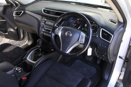 2017-Nissan-X-Trail-25-SE-4x4-Auto_9