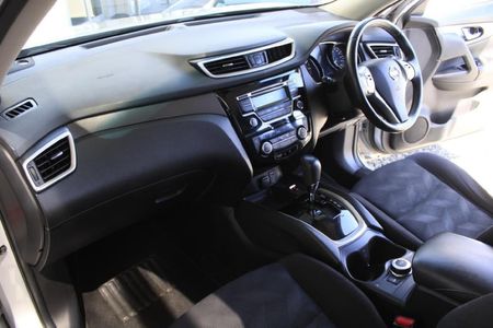 2017-Nissan-X-Trail-25-SE-4x4-Auto_13