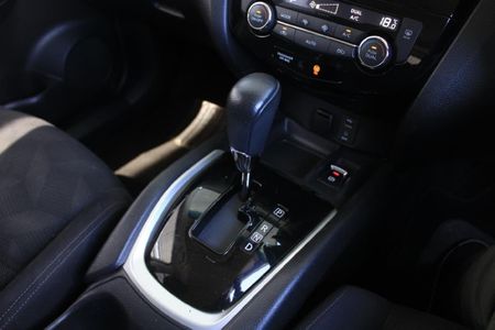 2017-Nissan-X-Trail-25-SE-4x4-Auto_17