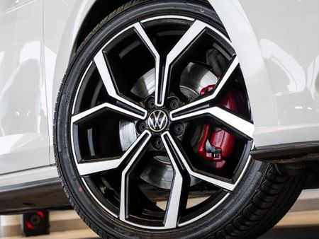2023-Volkswagen-Polo-20-GTI-Auto-147kW_6