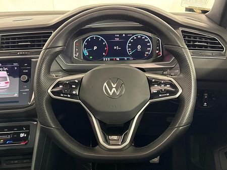 2023-Volkswagen-Tiguan-14-TSI-R-Line-DSG-Auto-110kW_11