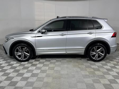 2023-Volkswagen-Tiguan-14-TSI-R-Line-DSG-Auto-110kW_18