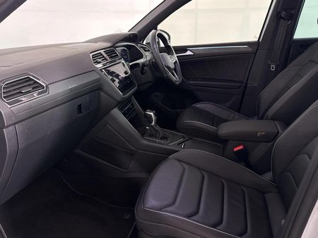 2023-Volkswagen-Tiguan-14-TSI-R-Line-DSG-Auto-110kW_8