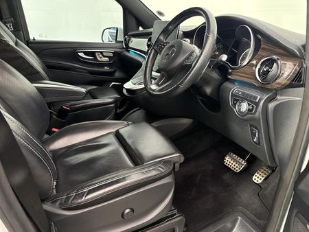 2022-Mercedes-Benz-V-Class-V-250d-Avantgarde-Auto_10