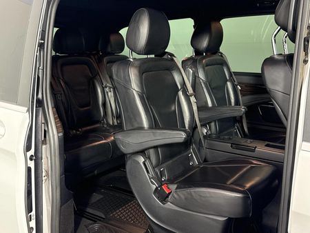 2022-Mercedes-Benz-V-Class-V-250d-Avantgarde-Auto_3