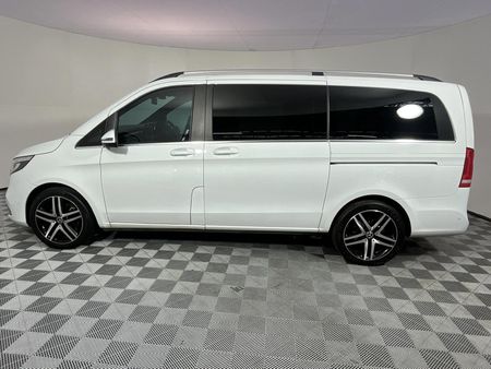 2022-Mercedes-Benz-V-Class-V-250d-Avantgarde-Auto_5