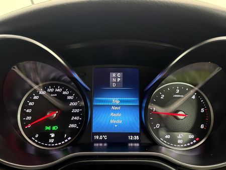 2022-Mercedes-Benz-V-Class-V-250d-Avantgarde-Auto_7