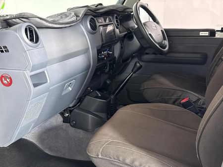 2023-Toyota-Land-Cruiser-79-45-D-Double-Cab_8