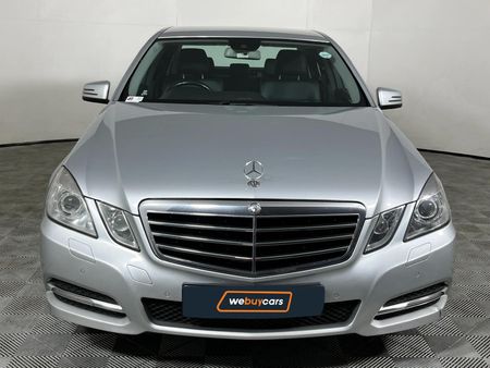 2011-Mercedes-Benz-E-Class-E-200-CGI-BE-Avantgarde_14