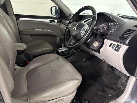 2013-Mitsubishi-Pajero-Sport-32-DI-D-GLS-Auto_9