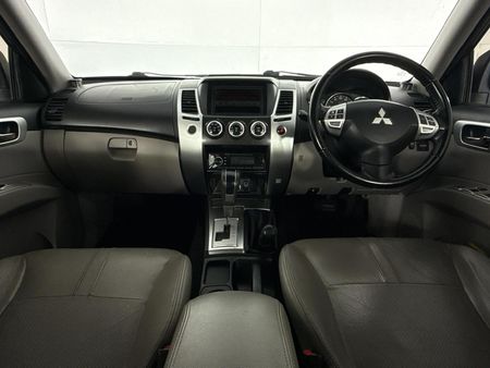 2013-Mitsubishi-Pajero-Sport-32-DI-D-GLS-Auto_1