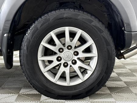 2013-Mitsubishi-Pajero-Sport-32-DI-D-GLS-Auto_5