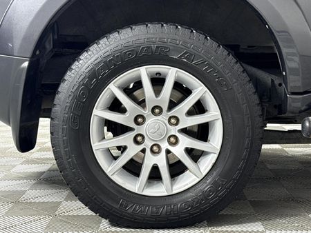 2013-Mitsubishi-Pajero-Sport-32-DI-D-GLS-Auto_7