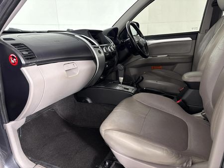 2013-Mitsubishi-Pajero-Sport-32-DI-D-GLS-Auto_8
