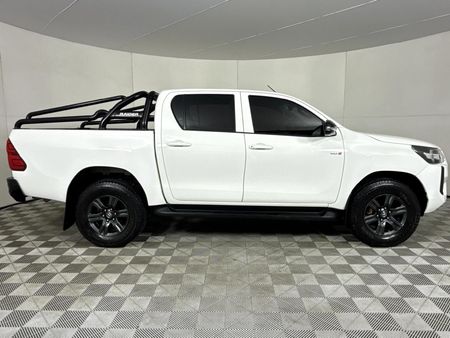 2024-Toyota-Hilux-24-GD-6-Raider-4x4-Auto-Double-Cab_17