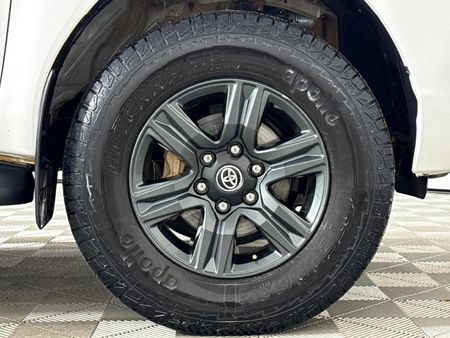 2024-Toyota-Hilux-24-GD-6-Raider-4x4-Auto-Double-Cab_5