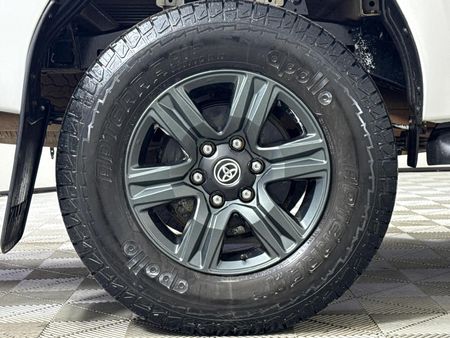 2024-Toyota-Hilux-24-GD-6-Raider-4x4-Auto-Double-Cab_7