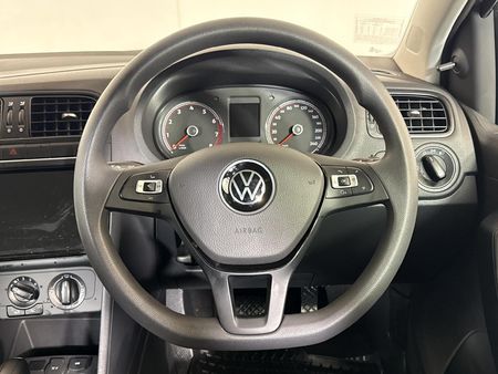 2026-Volkswagen-Polo-Vivo-16-Life_11