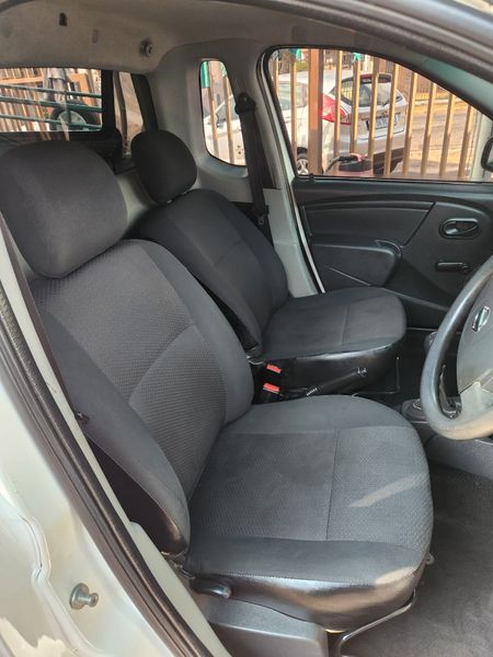 2022-Nissan-NP200-16-AC-Safety-Pack_14