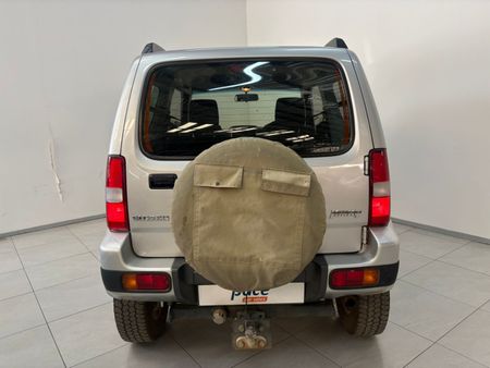 2014-Suzuki-Jimny-13_10