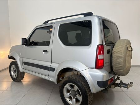 2014-Suzuki-Jimny-13_8