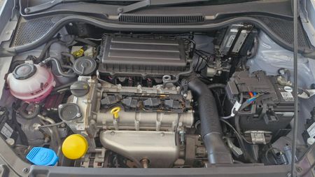 2026-Volkswagen-Polo-Vivo-16-Life_10